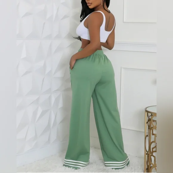 041. Chic Olive and White Wide-Leg - Picture 3 of 4